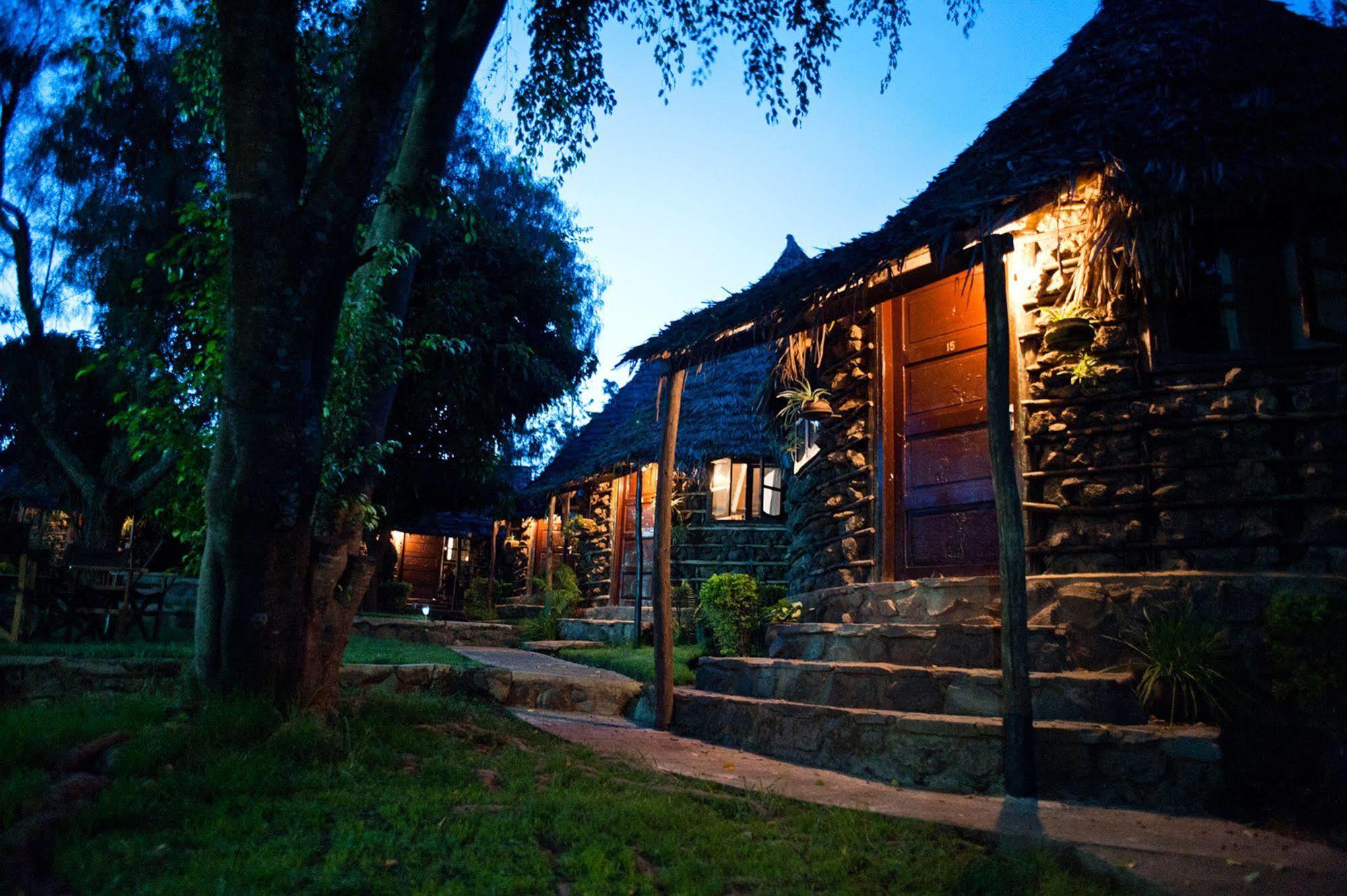 L Oasis Lodge And Restaurant Arusha Kültér fotó